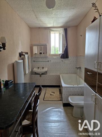 Maison à vendre 6 pièces 135 m² Champagne-Mouton
