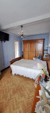 GRANGE et maison à Vendre à ARCONNAY 72610 , nombreuses dependances, + 300 m2 exploitable, sur parcelle constructible