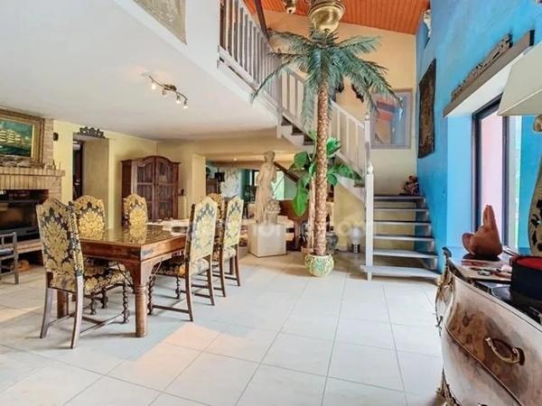 MAISON DE STYLE PROVENCAL EN CAMPAGNE A 15 MN DE CHOLET