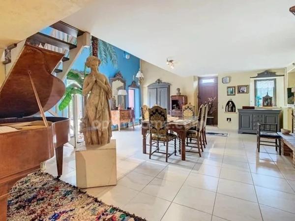 MAISON DE STYLE PROVENCAL EN CAMPAGNE A 15 MN DE CHOLET