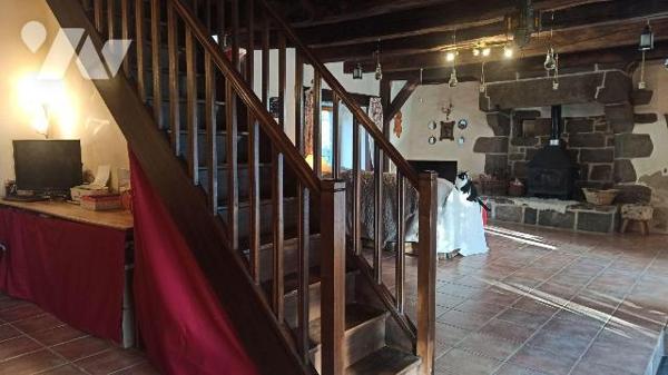 Bâtiment d'habitation comprenant :

Habitation principale :
Au rez-de-chaussée : Pièce princ...