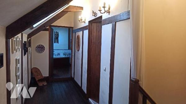 Bâtiment d'habitation comprenant :

Habitation principale :
Au rez-de-chaussée : Pièce princ...