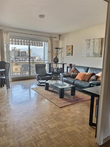 Appartement 3 pièces à vendre à Marseille - Vue panoramique, terrasse 14 m² - cave en sous sol.