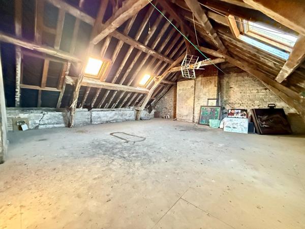 A VENDRE : T5 à MONTREUIL SUR MER • • 230 000 € FAI • Réf. 1542