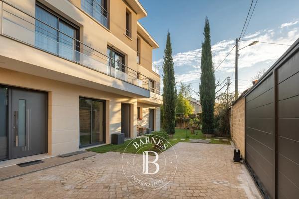 Chatou, Villa 7 Chambres -  350 m² à vendre