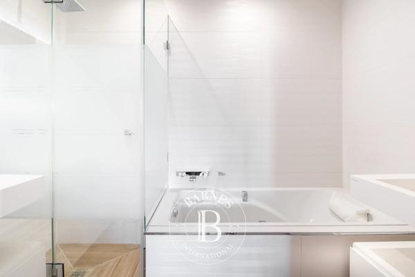 Chatou, Villa 7 Chambres -  350 m² à vendre
