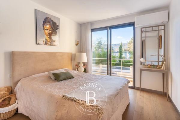 Chatou, Villa 7 Chambres -  350 m² à vendre