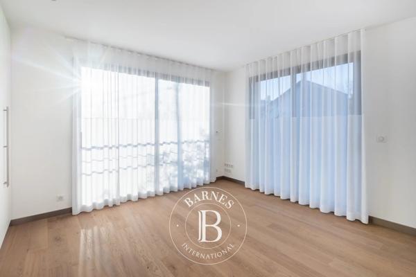 Chatou, Villa 7 Chambres -  350 m² à vendre