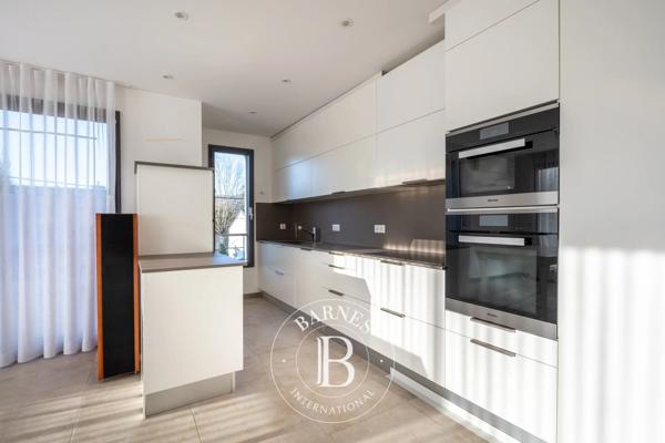 Chatou, Villa 7 Chambres -  350 m² à vendre