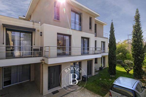 Chatou, Villa 7 Chambres -  350 m² à vendre