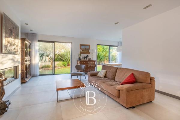 Chatou, Villa 7 Chambres -  350 m² à vendre