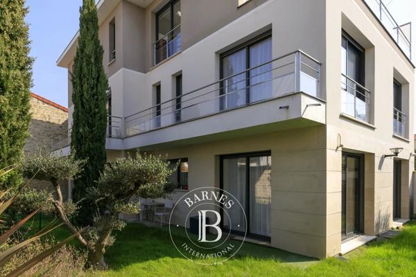 Chatou, Villa 7 Chambres -  350 m² à vendre