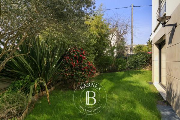 Chatou, Villa 7 Chambres -  350 m² à vendre