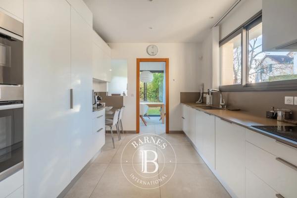 Chatou, Villa 7 Chambres -  350 m² à vendre