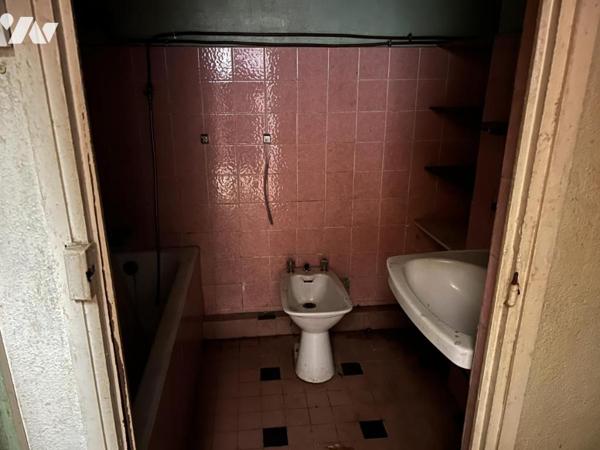 Maison + boutique à rénover au Champ Fleuri - SAINT-DENIS