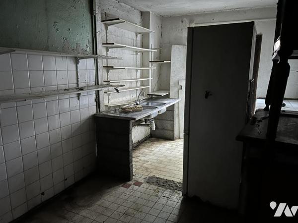 Maison + boutique à rénover au Champ Fleuri - SAINT-DENIS