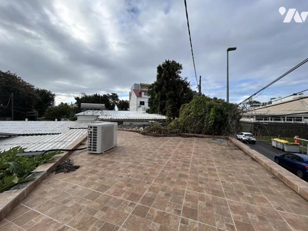 Maison + boutique à rénover au Champ Fleuri - SAINT-DENIS