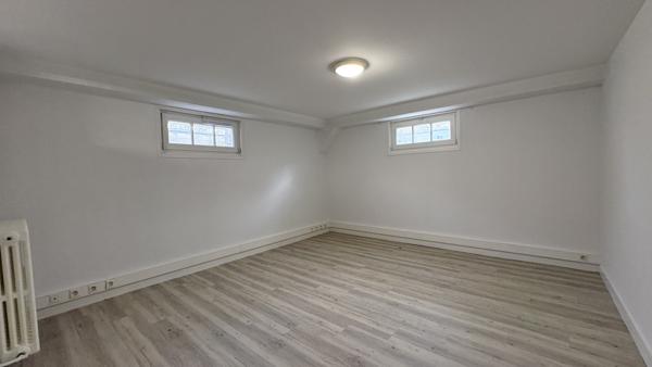 Maison familiale avec garage et jardin