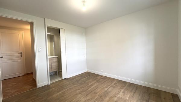 Maison familiale avec garage et jardin