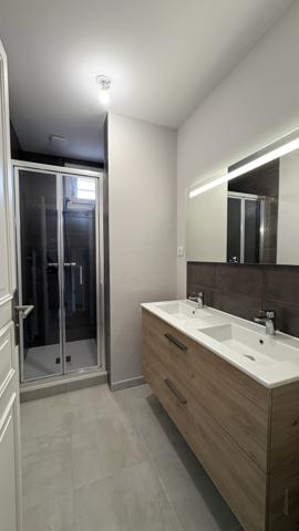 Maison familiale avec garage et jardin