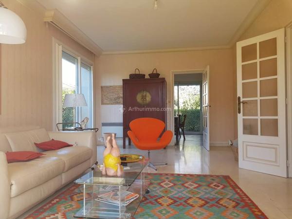 Vente                                                      Maison
                        
                     8 pièces                      242 m2                     à Albi