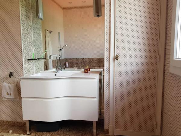 Vente                                                      Maison
                        
                     8 pièces                      242 m2                     à Albi