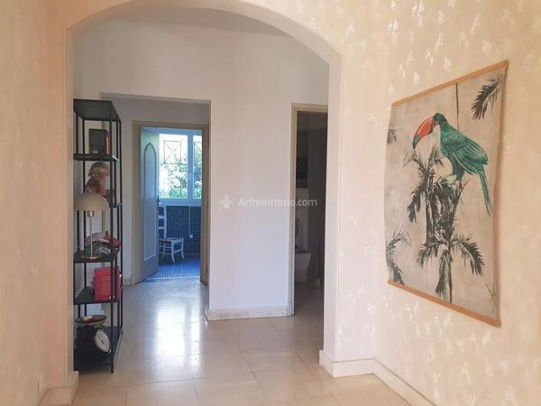 Vente                                                      Maison
                        
                     8 pièces                      242 m2                     à Albi