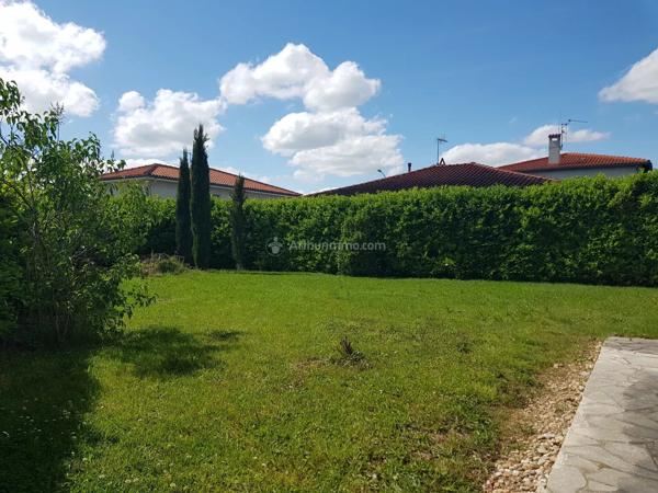 Vente                                                      Maison
                        
                     8 pièces                      242 m2                     à Albi