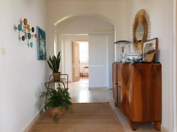 Vente                                                      Maison
                        
                     8 pièces                      242 m2                     à Albi