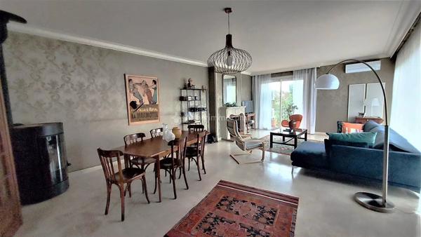 Vente                                                      Maison
                        
                     8 pièces                      242 m2                     à Albi