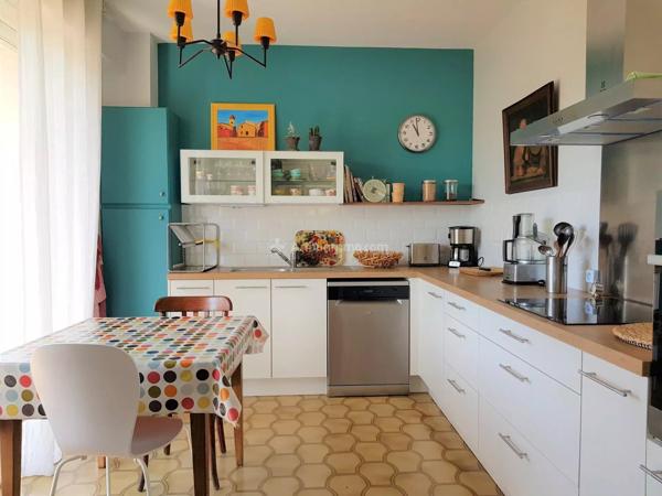 Vente                                                      Maison
                        
                     8 pièces                      242 m2                     à Albi