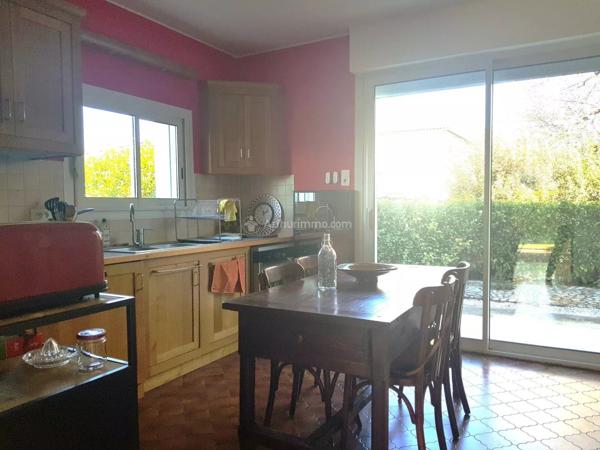 Vente                                                      Maison
                        
                     8 pièces                      242 m2                     à Albi