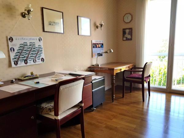 Vente                                                      Maison
                        
                     8 pièces                      242 m2                     à Albi
