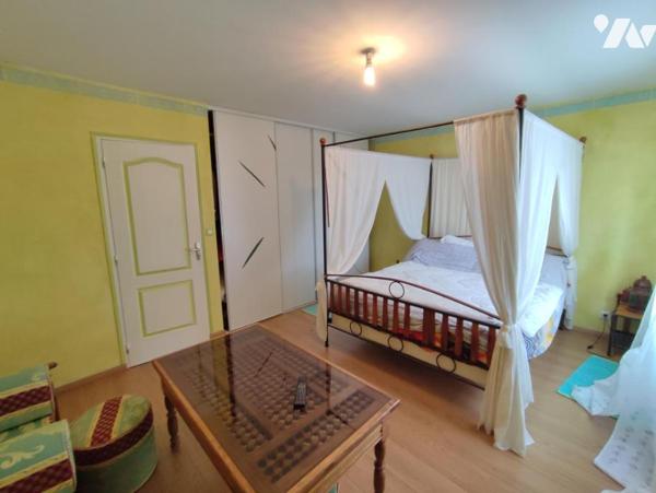 QUARTIER VAUGUYON MAISON T5 ACCESSIBILITE HANDICAPE AVEC CHAMBRE AU REZ DE CHAUSSE GARAGE ET JARDIN