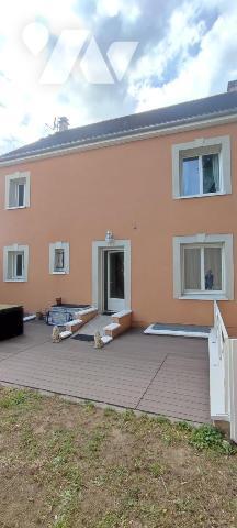 QUARTIER VAUGUYON MAISON T5 ACCESSIBILITE HANDICAPE AVEC CHAMBRE AU REZ DE CHAUSSE GARAGE ET JARDIN