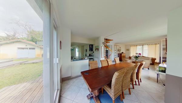 Maison avec piscine dépendance Lanton  7 pièce(s) 178 m2