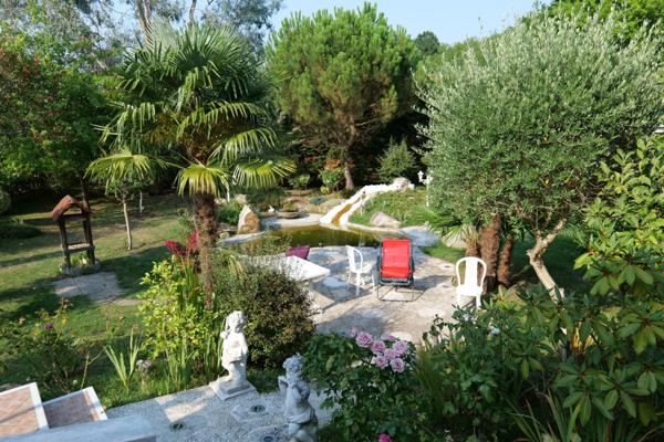 Maison mansard avec jardin paysager de près de 1000 m2 MONTGERON (91)