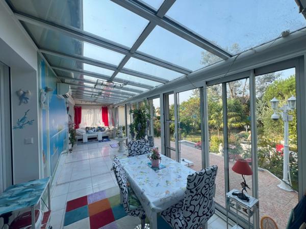 Maison mansard avec jardin paysager de près de 1000 m2 MONTGERON (91)