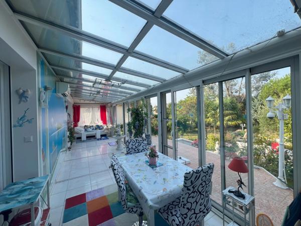 Maison mansard avec jardin paysager de près de 1000 m2 MONTGERON (91)