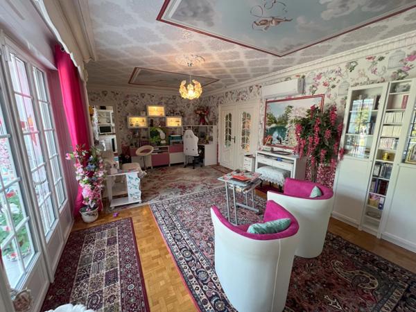 Maison mansard avec jardin paysager de près de 1000 m2 MONTGERON (91)