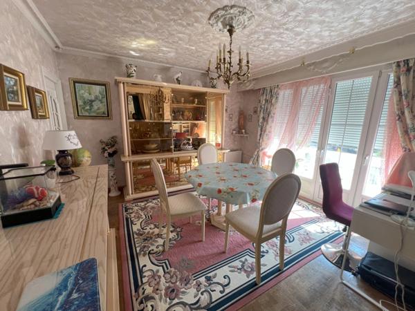 Maison mansard avec jardin paysager de près de 1000 m2 MONTGERON (91)