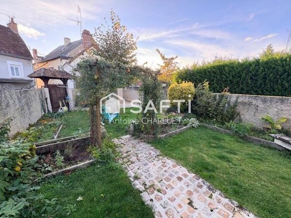 Maison de bourg 128m² - 3 chambres - aucuns travaux à prévoir - Terrain de 238m²