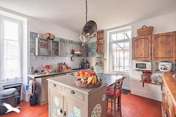 Maison à vendre |  Tonnay-Charente |  7 pièces | 204 m²