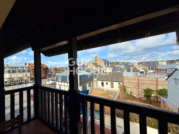APPARTEMENT 2 PIECES - BALCON - BOX  - PLACE MORNY DEAUVILLE