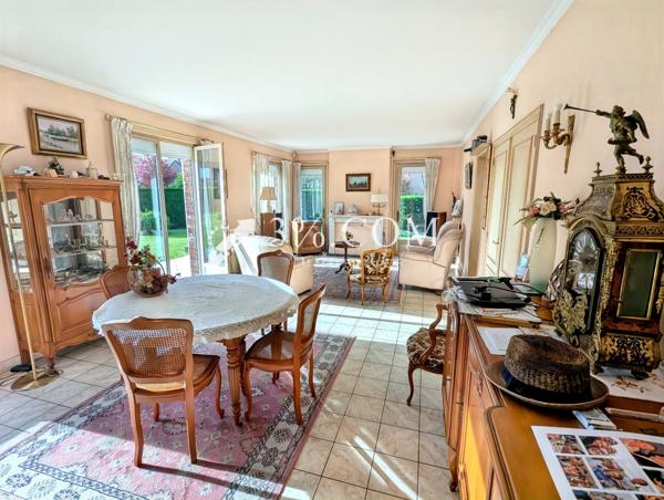Maison
                                                                                                                                                                                                                                                                                                                        5 pièce(s)                                                                                                                                                                                                          3 chambre(s)                                                                                                                                                                                                          148  m²