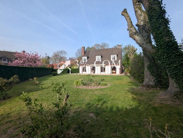Maison
                                                                                                                                                                                                                                                                                                                        5 pièce(s)                                                                                                                                                                                                          3 chambre(s)                                                                                                                                                                                                          148  m²