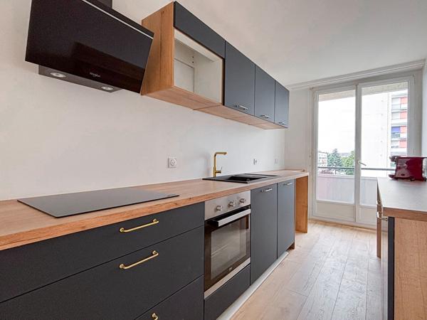 Appartement  95m², 3 chambres , cave