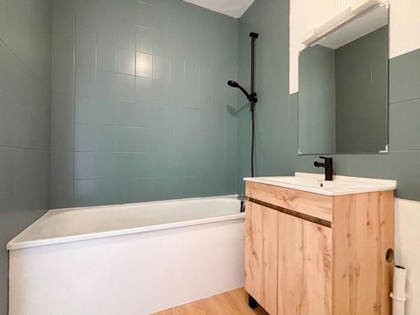 Appartement  95m², 3 chambres , cave