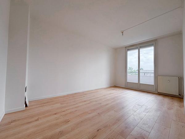 Appartement  95m², 3 chambres , cave