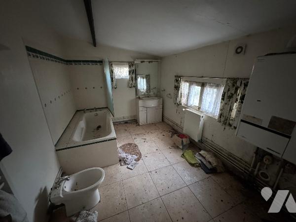 A GOUFFERN EN AUGE - SURVIE (ORNE) - Maison en ruines des 17ème et 18ème siècles à rénover